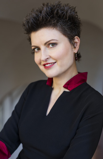 Angela Metzger
